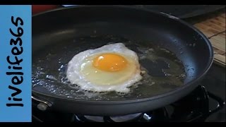 How toMake a Perfect Fried Egg [upl. by Ettebab808]