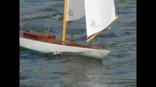 Vintage Marblehead model yacht sailing in Boston [upl. by Moreville144]