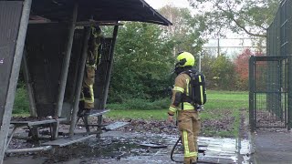 Brandweer Sliedrecht blust een Buitenbrand aan de Valkhof Sliedrecht [upl. by Ahseram]