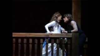 Romeo e Giulietta teatro globe 2003 scena balcone [upl. by Heidy]