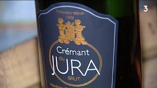 Crémant du Jura  les vignerons cherchent à monter en gamme [upl. by Kcorb]