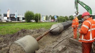 Pulling in a main sewer pipe  rioolbuis trekken [upl. by Odnamra]