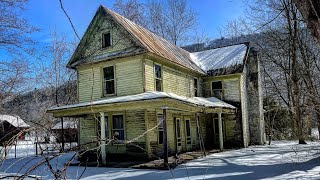 181 year old Abandoned Southern Farm House Packed w Antiques [upl. by Law799]