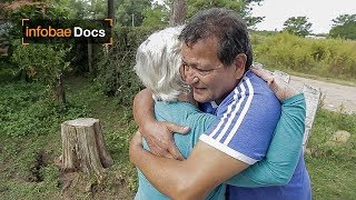 Malvinas el emotivo encuentro entre un soldado y la madre del héroe que le salvó la vida [upl. by Furey]