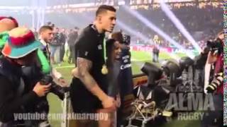 Kid rushes field Tackled by security guard Sonny Bill Williams gives him his Rugby World Cup medal [upl. by Rhyne986]