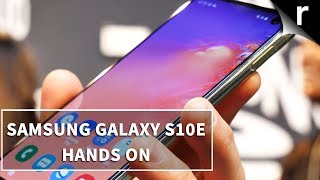 Samsung Galaxy S10e  Handson Review [upl. by Faydra]