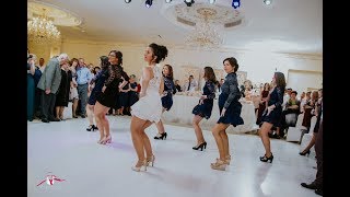 Esküvői meglepetés tánc a vőlegénynek 2018  Bride and bridesmaids surprise wedding dance [upl. by Cheslie409]