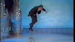 ✅Frank Olivier Comedy Juggler 1988 [upl. by Jacquetta]