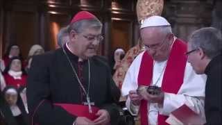 Milagro de la Sangre de San Genaro ocurre ante el Papa Francisco 21 DE MARZO 2015 [upl. by Llenoil112]