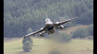 Mach Loop 2018  Aviano F16 quotBuzzardsquot and friends drop into the low fly Full sound  HD [upl. by Nnaycart]